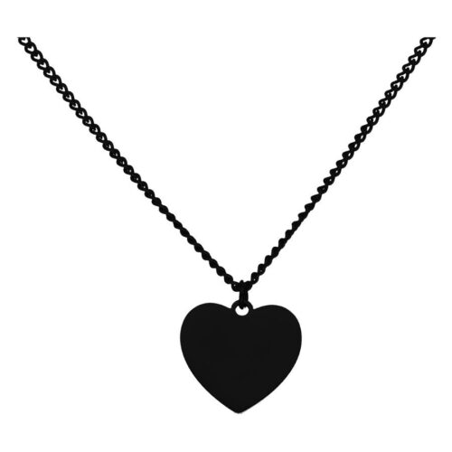 Collana nera in acciaio chirurgico con ciondolo a cuore personalizzabile su sfondo bianco