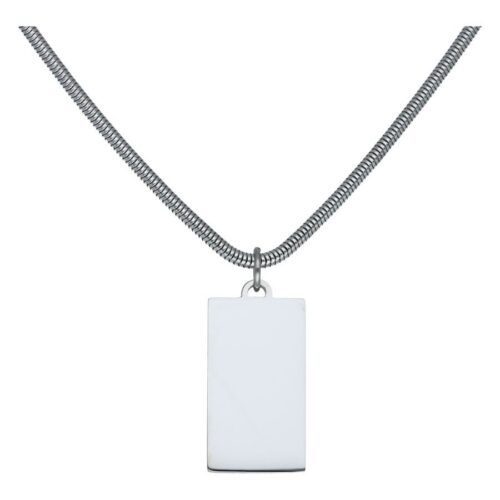 Collana argento con pendente rettangolare in acciaio chirurgico su sfondo bianco
