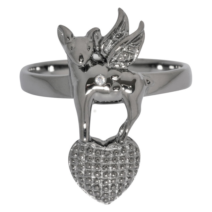 Anello Cuore Cervo Argento di Wildcat Anello in argento con design di cervo e cuore, lucente su sfondo bianco
