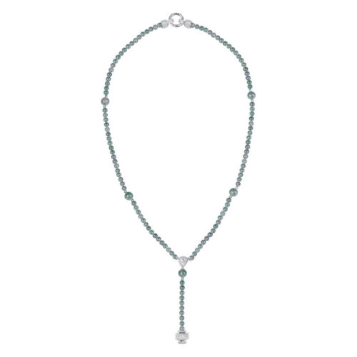 Collana verde lilla in acciaio chirurgico con ciondolo su sfondo bianco