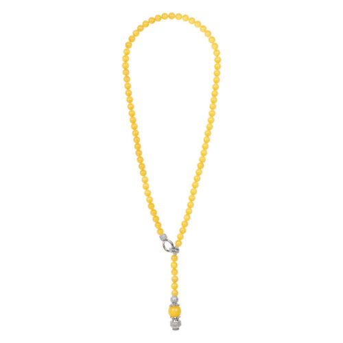Collana gialla di Pop Rock Pearls con chiusura in argento su sfondo bianco