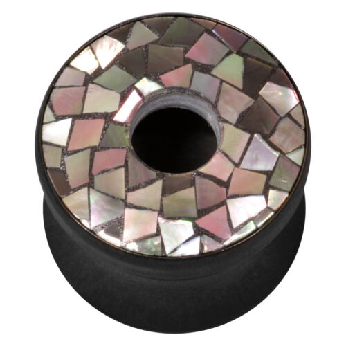 Tunnel in titanio nero con mosaico crema e oro marrone