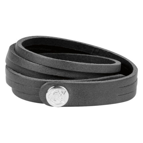 Bracciale in pelle nero con design avvolgente e logo argento su sfondo neutro