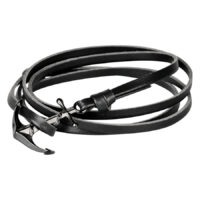 Bracciale in pelle nera con ancora in acciaio chirurgico su sfondo bianco