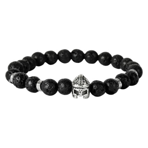 Bracciale con perle di lava nere e elmo vichingo in argento su sfondo bianco