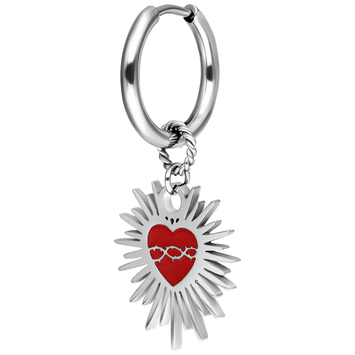 Orecchini Barbed Wire d'argento con ciondolo a cuore rosso su sfondo bianco