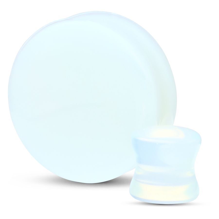 Plug in pietra opalescente di Wildcat su sfondo bianco