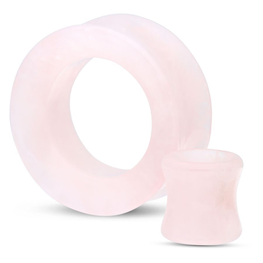 Tunnel rosé in pietra, su sfondo bianco