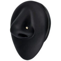 Piercing al naso in oro con fiore di moissanite su sfondo nero