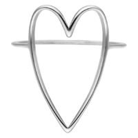 Anello a cuore argento in acciaio chirurgico 316L, misura 17,0 mm, su sfondo bianco