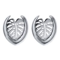 Ear Saddles in argento con design Monstera su sfondo bianco
