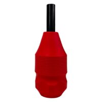 Cartuccia Gripped Rossa 30mm di Wildcat Cartuccia Gripped rossa 30mm con penna nera su sfondo bianco