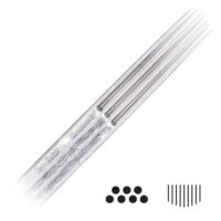 Primo piano di aghi per tatuaggi Magnum Curved in acciaio chirurgico su sfondo bianco