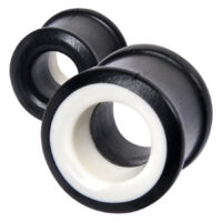 Piercing tunnel in legno nero e bianco con superficie liscia