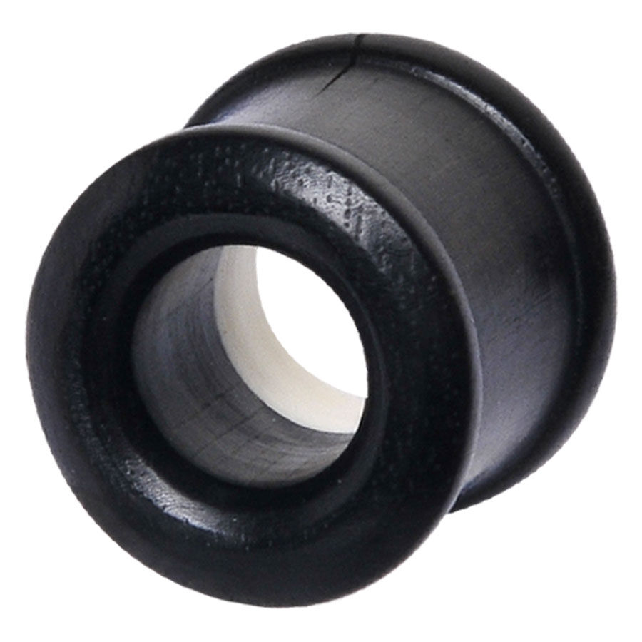 Tunnel Piercing in nero di legno su sfondo bianco