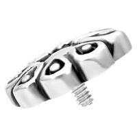 Labret Blossom in argento con filettatura interna su sfondo bianco