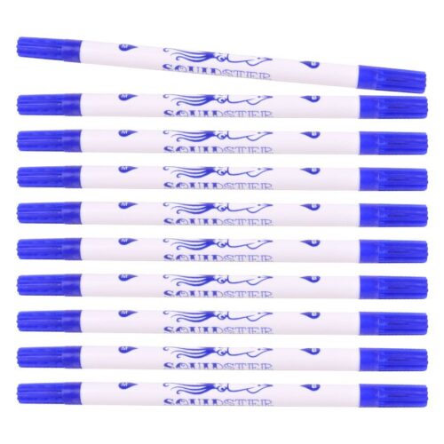 Dieci penne Tattoo Squidster blu, non sterili, su sfondo bianco