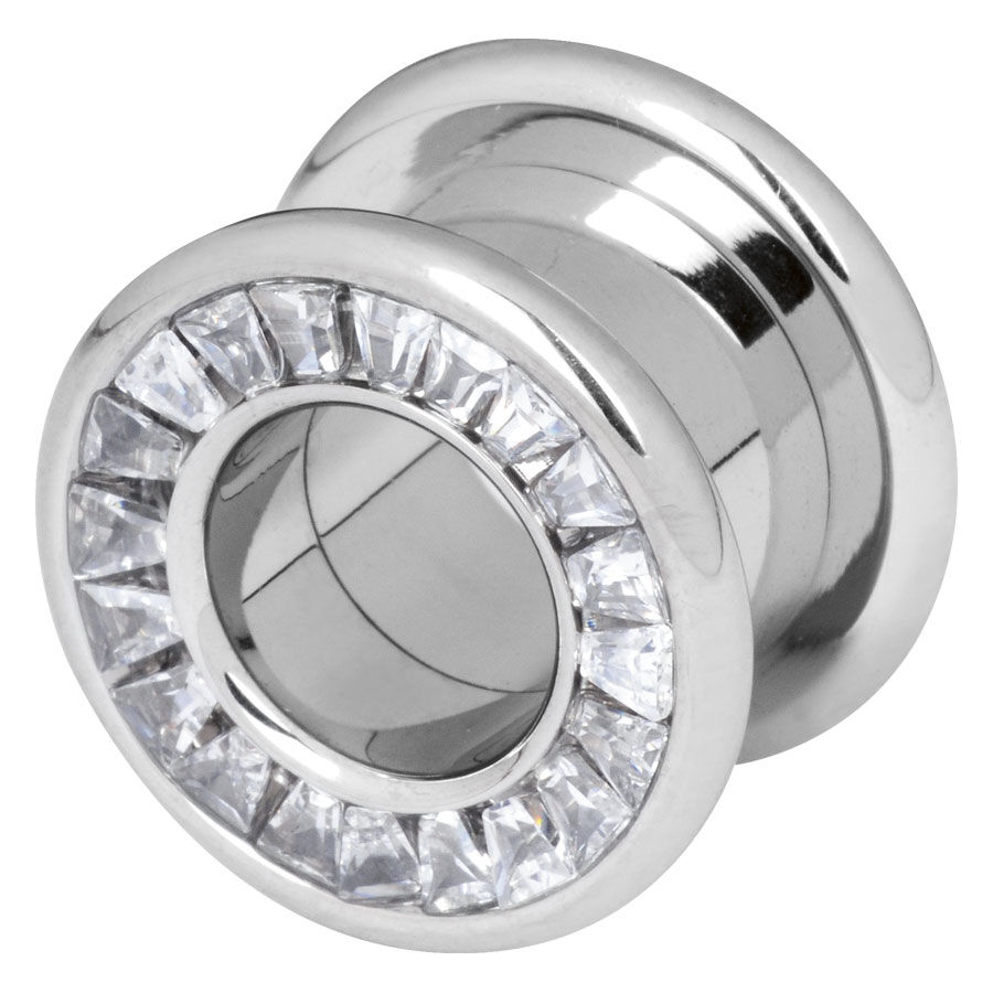 Tunnel in argento con pietre cristalline, 16 mm Tunnel in argento con pietre quadrate cristalline, dimensione 16 mm, su sfondo bianco