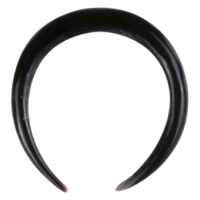 Piercing a falce in corno nero su sfondo bianco