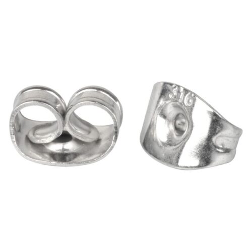 Due chiusure per orecchini in acciaio chirurgico 316L argentato su sfondo bianco