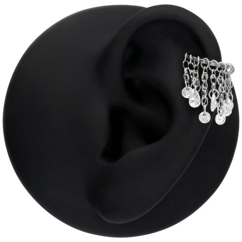 Anello piercing argento con cristalli chiari su orecchio artificiale