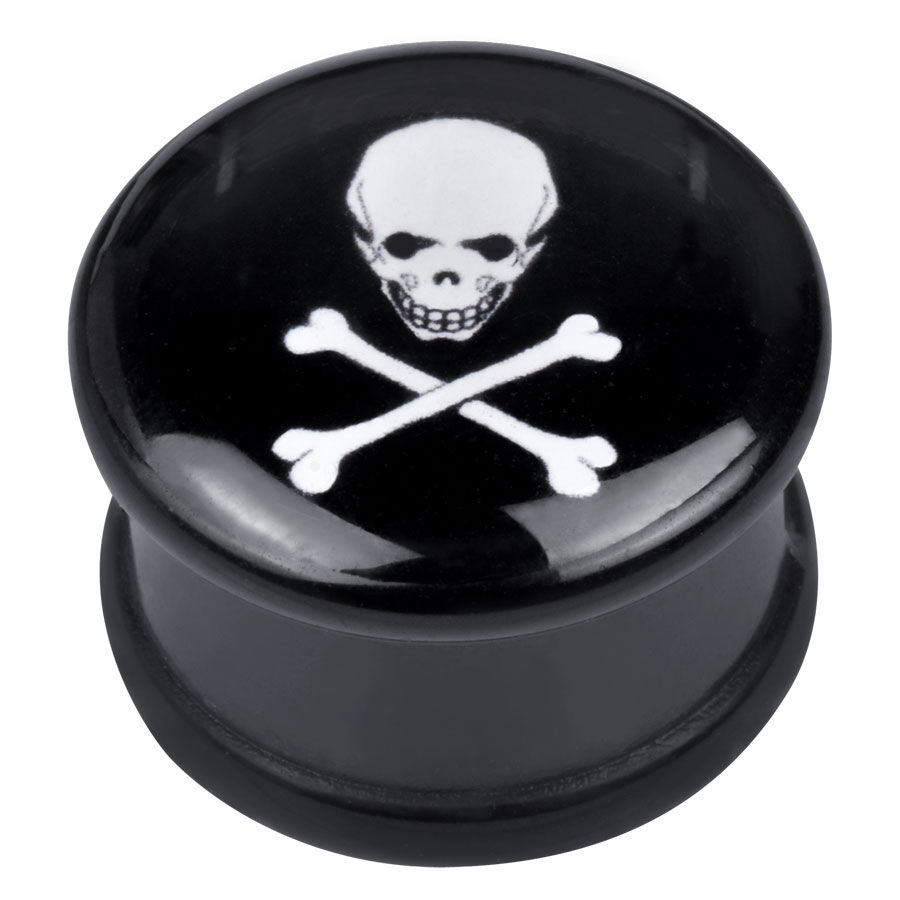 Schwarzer PMMA Plug mit weißem Totenkopf und gekreuzten Knochen auf schwarzem Hintergrund