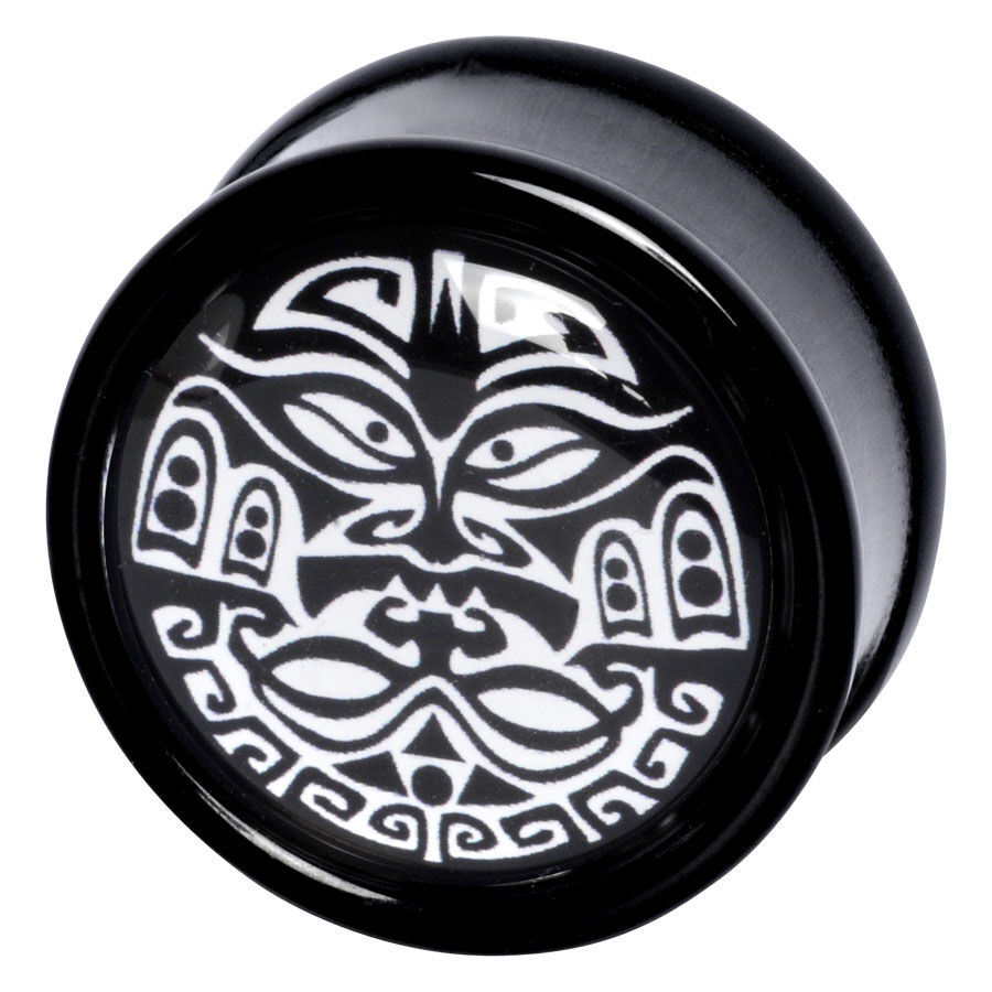 Plug nero in PMMA con motivo Maori bianco su sfondo neutro