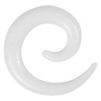 Spirale bianca in acrilico su sfondo bianco, piercing all'orecchio