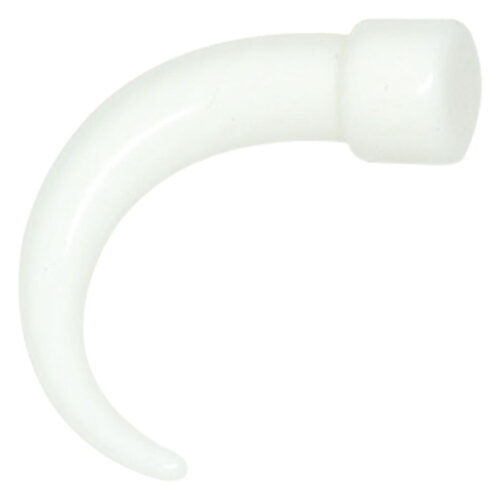 Falce in acrilico bianco, forma curva, su sfondo bianco