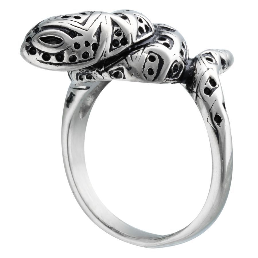 Anello unisex a serpente in acciaio chirurgico argento con design dettagliato su sfondo bianco