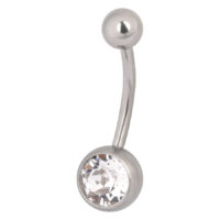 Piercing per ombelico in titanio argento con cristallo chiaro su sfondo bianco