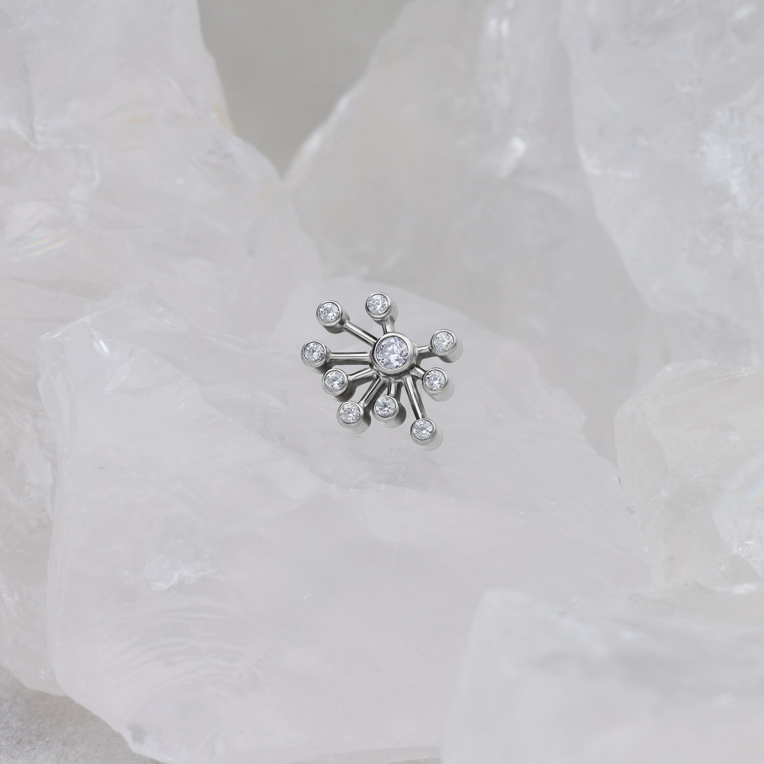 Inserto Push Fit color argento su sfondo bianco con cristalli