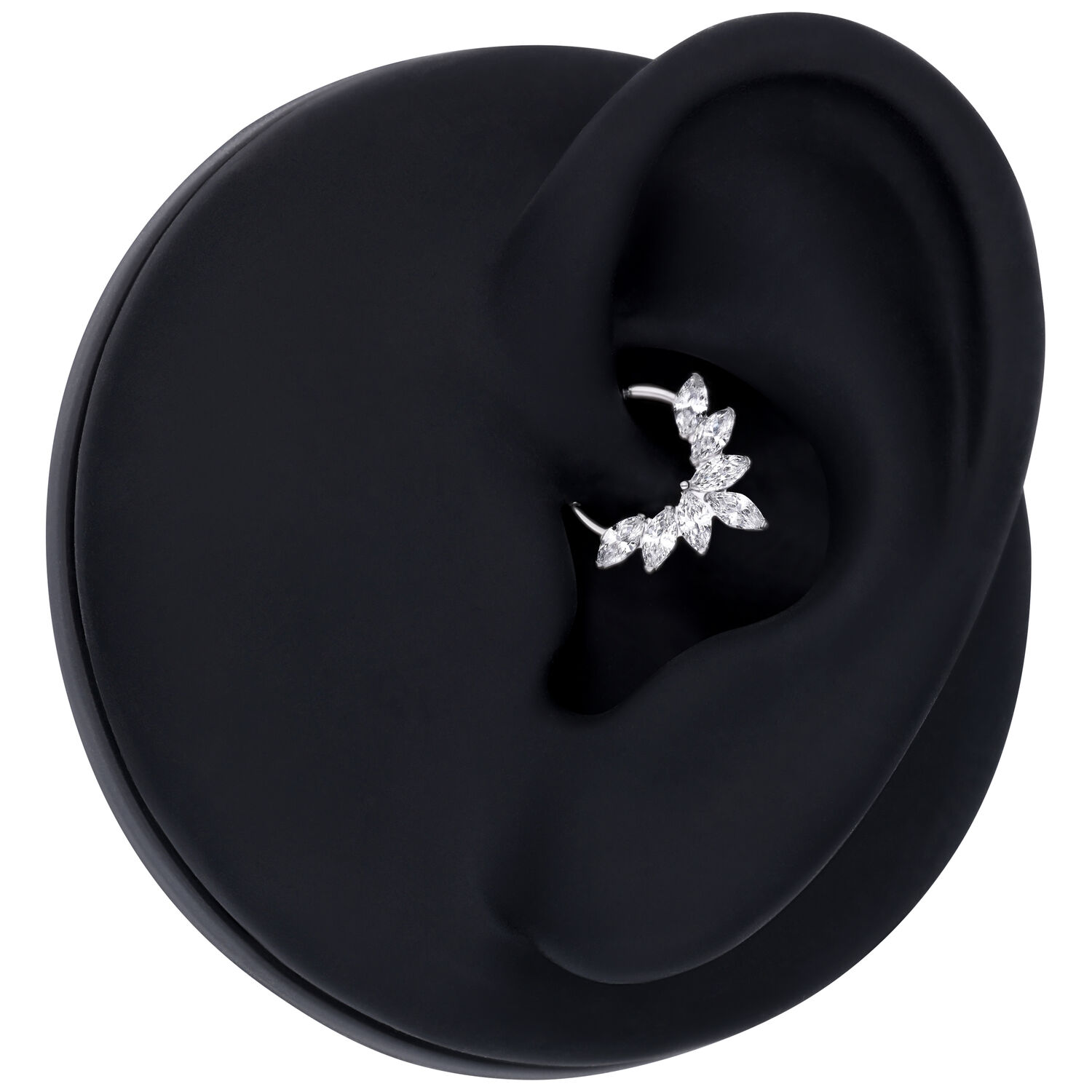 Marquise Cristallo Septum Clicker in argento su display nero per orecchio