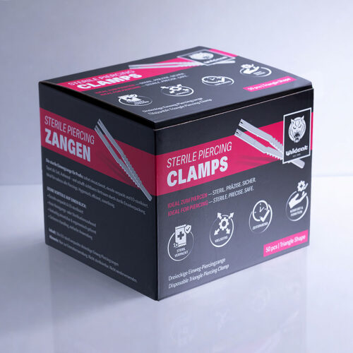 Scatola nera con design rosso e bianco, logo Wildcat, 50 pinze triangolari sterili per piercing