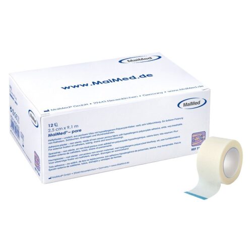 Rotolo bianco di cerotto MaiMed® davanti alla confezione su sfondo bianco