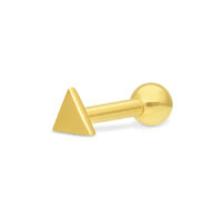 Barbell per orecchio in oro con triangolo e sfera su sfondo bianco