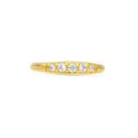 Anello piercing in oro 18K con cristalli chiari su sfondo bianco