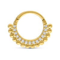 Clicker in oro 14K con piccoli cristalli su sfondo bianco