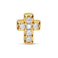 Ciondolo a croce dorato in oro 14K con cinque cristalli chiari su sfondo bianco