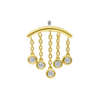 Attacco per piercing helix in oro con cinque cristalli chiari su sfondo bianco