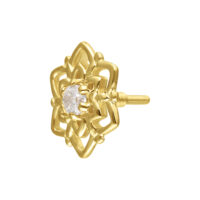 Fiore d'oro con moissanite su sfondo bianco
