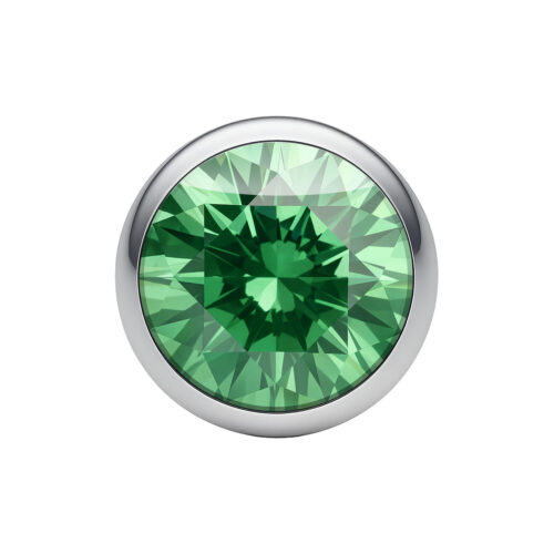 Sfera di cristallo color argento con cristallo verde su sfondo bianco