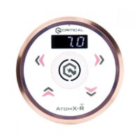 Alimentatore rotondo Critical Atomxr in oro rosa e bianco su sfondo bianco