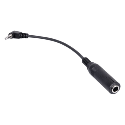 Cavo adattatore nero con connettore 3.5mm e presa 6.3mm su sfondo bianco