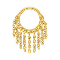 Clicker Piercing dorato con catene pendenti su sfondo bianco