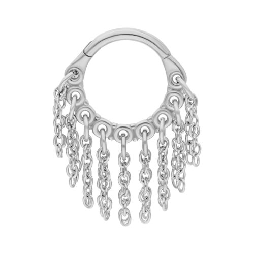 Clicker piercing in argento con pendenti a catena su sfondo bianco
