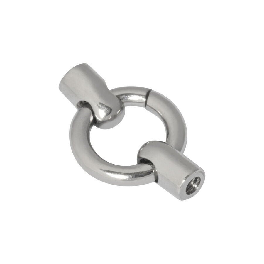 Accessorio per piercing color argento a forma di anello con filettatura interna su sfondo bianco