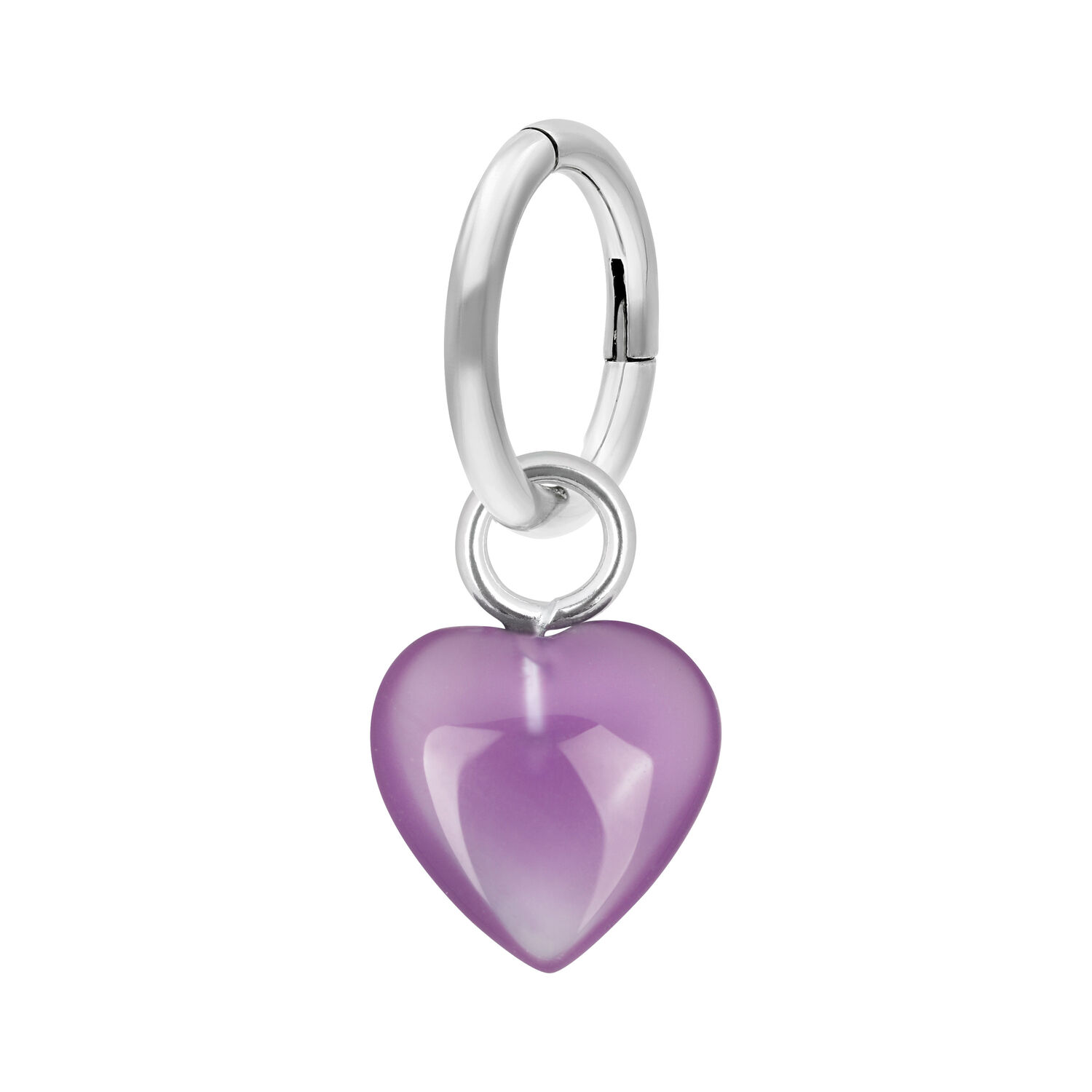 Anello piercing a cuore viola in acciaio chirurgico su sfondo bianco