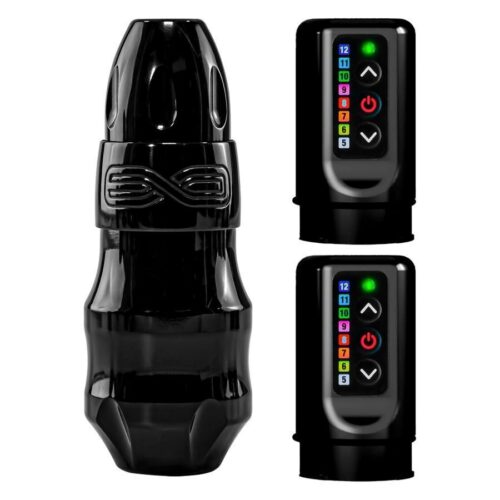 Macchina per tatuaggi FK Irons EXO nera con due Powerbolts su sfondo bianco
