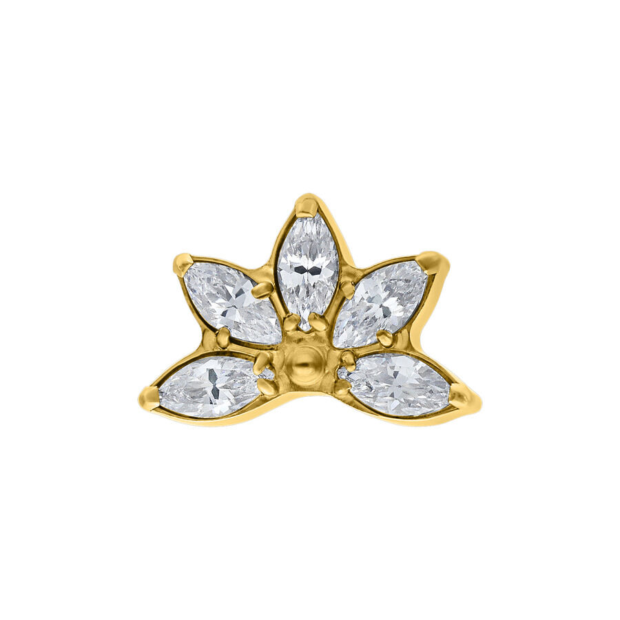 Attacco piercing dorato con cinque cristalli chiari su sfondo bianco